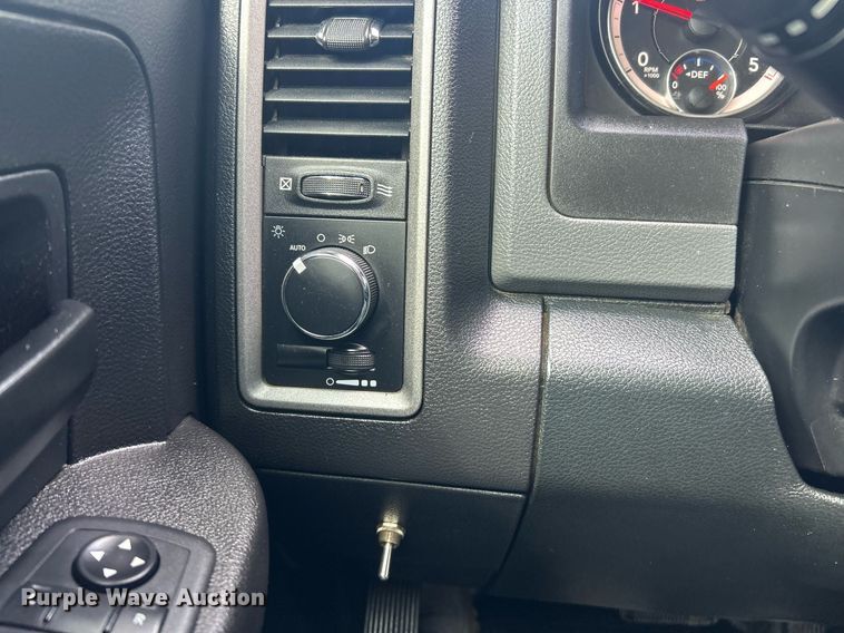 image for item EK2975 2018 Dodge Ram 4500 Crew Cab flatbed truck