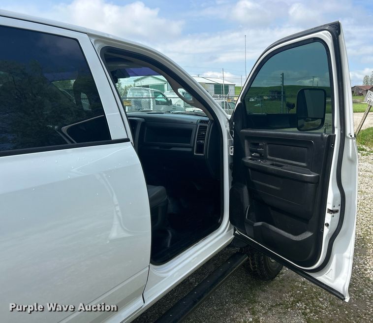 image for item EK2975 2018 Dodge Ram 4500 Crew Cab flatbed truck