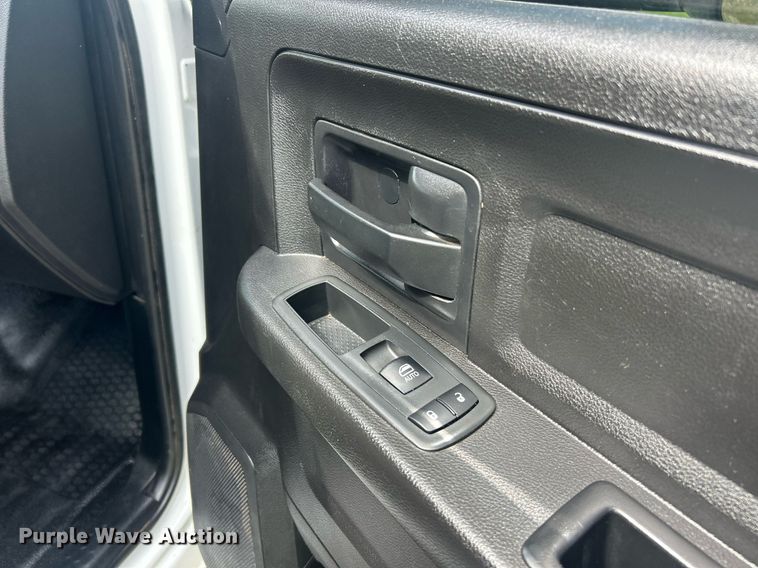 image for item EK2975 2018 Dodge Ram 4500 Crew Cab flatbed truck