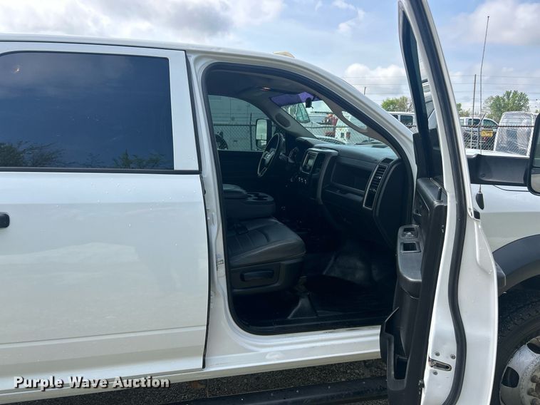 image for item EK2975 2018 Dodge Ram 4500 Crew Cab flatbed truck