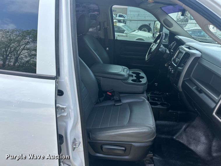 image for item EK2975 2018 Dodge Ram 4500 Crew Cab flatbed truck