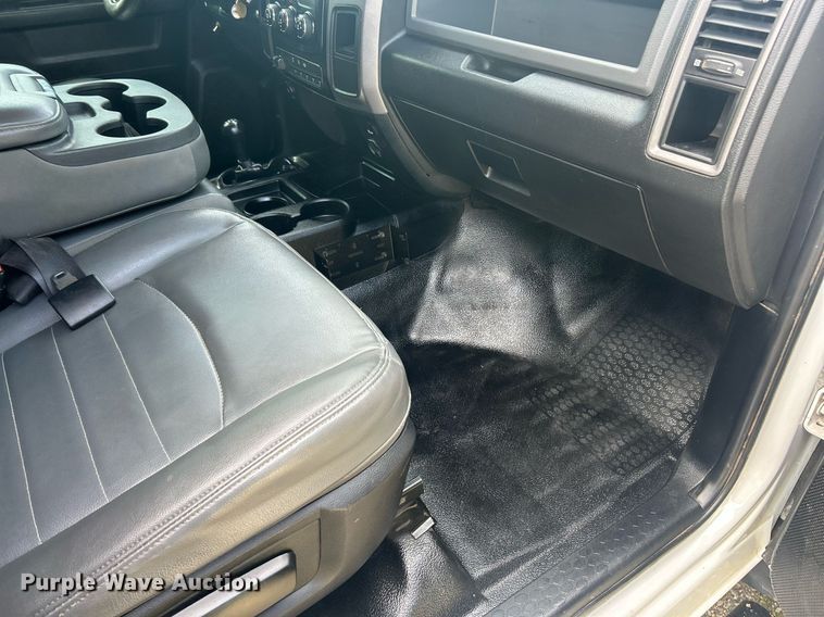 image for item EK2975 2018 Dodge Ram 4500 Crew Cab flatbed truck