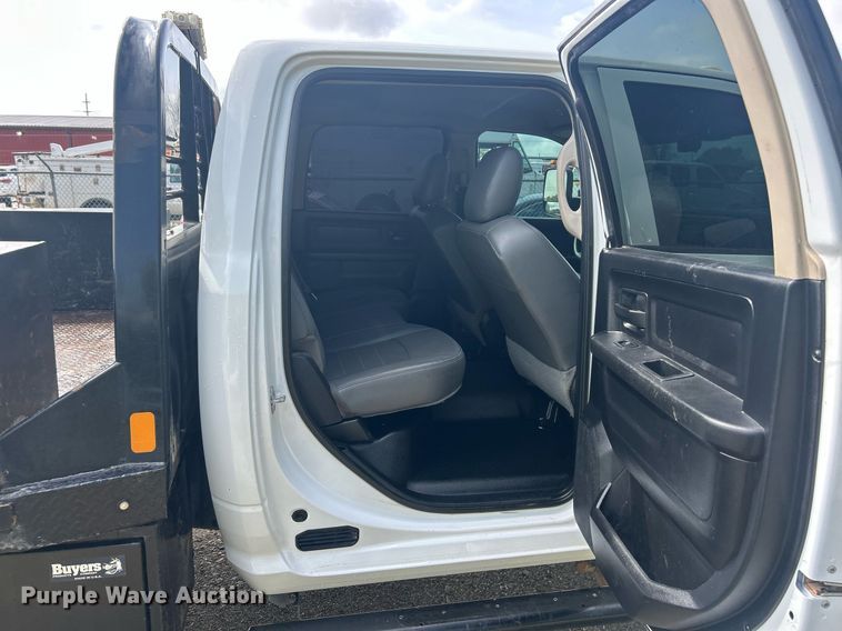 image for item EK2975 2018 Dodge Ram 4500 Crew Cab flatbed truck