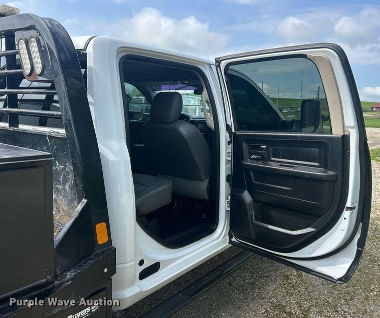 image for item EK2975 2018 Dodge Ram 4500 Crew Cab flatbed truck