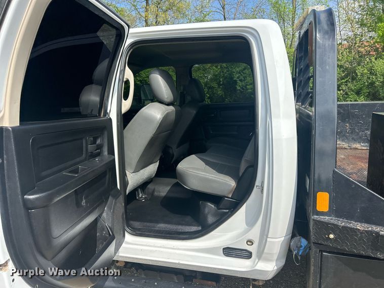 image for item EK2975 2018 Dodge Ram 4500 Crew Cab flatbed truck