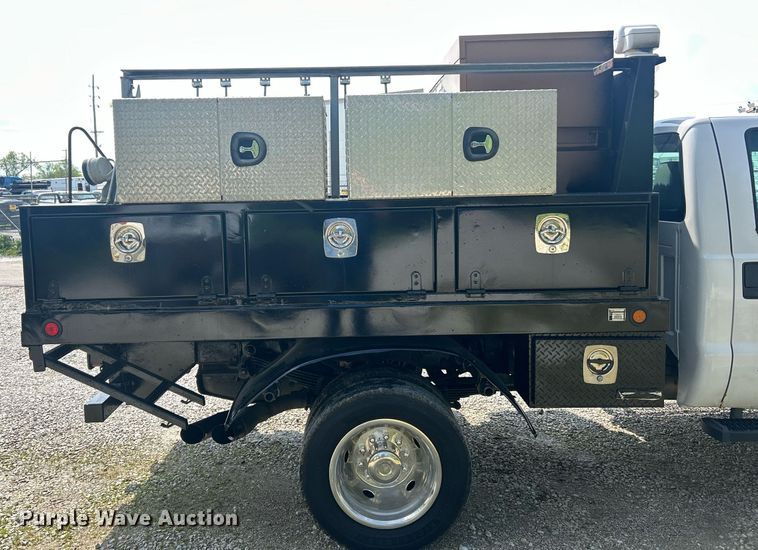 image for item EK2978 2012 Ford F550 Super Duty Crew Cab flatbed truck