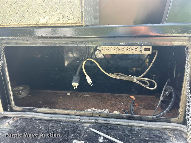 image for item EK2978 2012 Ford F550 Super Duty Crew Cab flatbed truck