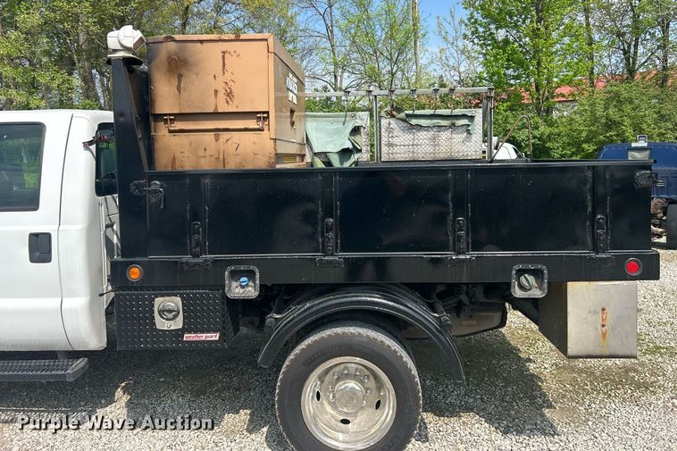 image for item EK2978 2012 Ford F550 Super Duty Crew Cab flatbed truck