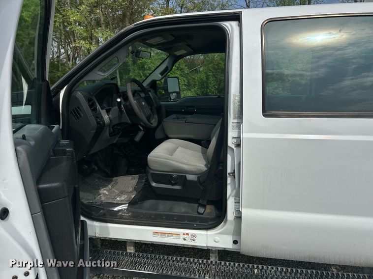 image for item EK2978 2012 Ford F550 Super Duty Crew Cab flatbed truck