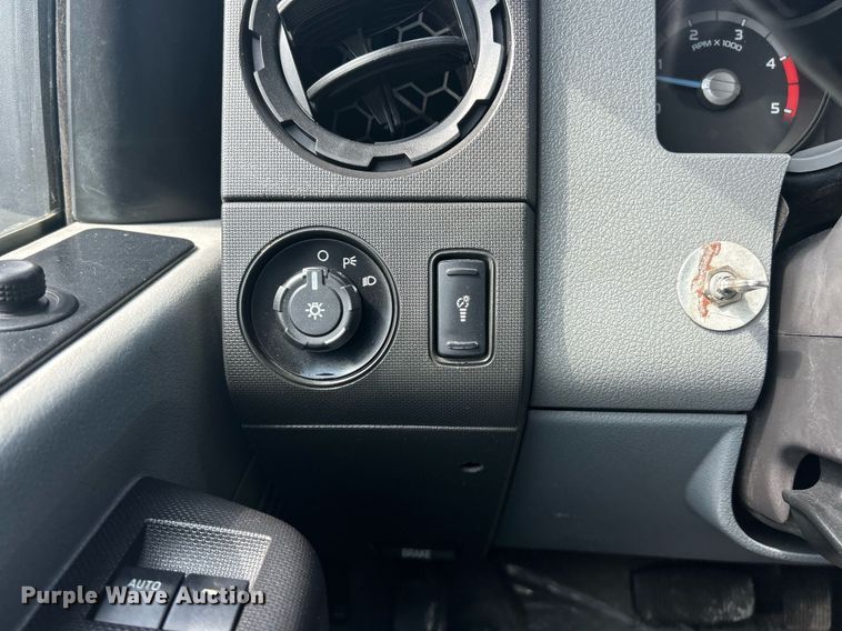 image for item EK2978 2012 Ford F550 Super Duty Crew Cab flatbed truck