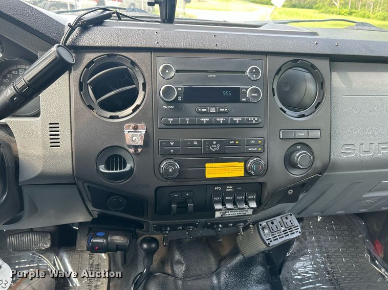 image for item EK2978 2012 Ford F550 Super Duty Crew Cab flatbed truck