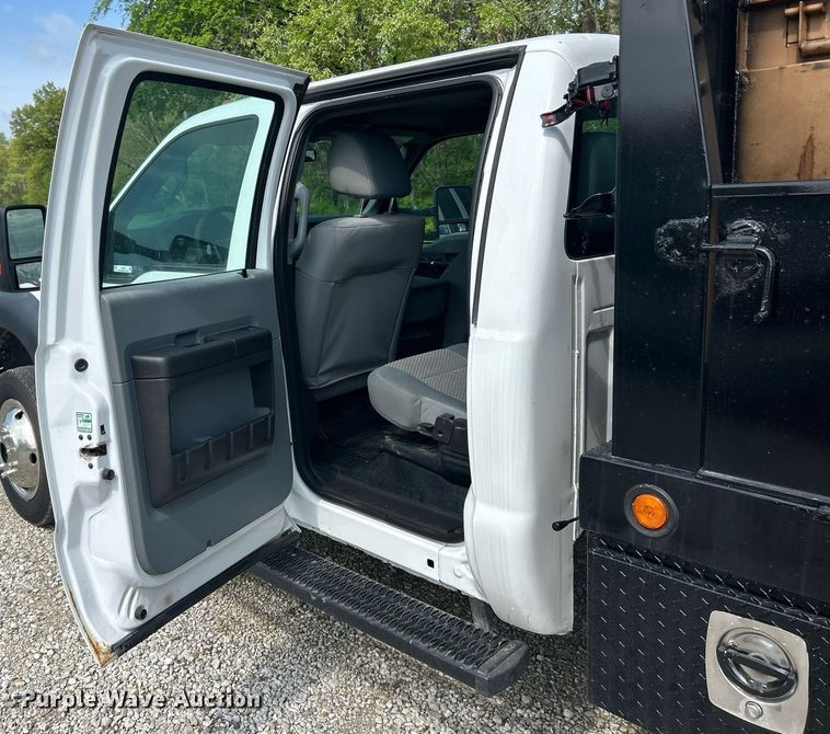 image for item EK2978 2012 Ford F550 Super Duty Crew Cab flatbed truck