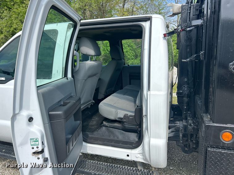 image for item EK2978 2012 Ford F550 Super Duty Crew Cab flatbed truck