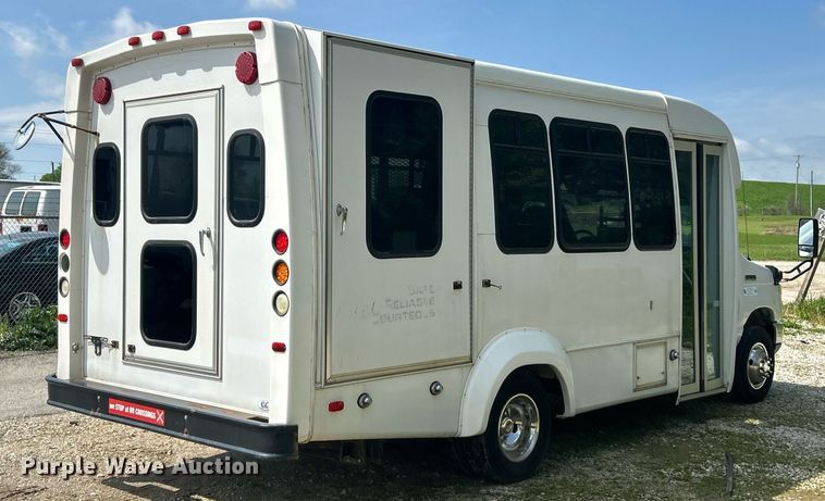 image for item EK2980 2011 Ford E350 Super Duty shuttle bus