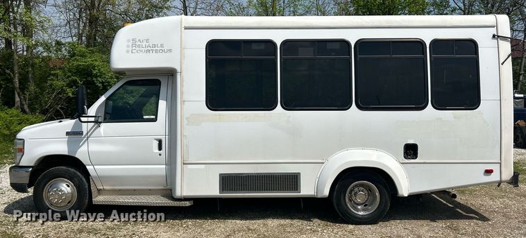 image for item EK2980 2011 Ford E350 Super Duty shuttle bus