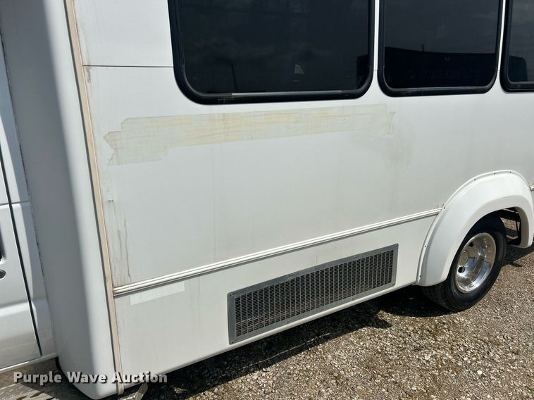 image for item EK2980 2011 Ford E350 Super Duty shuttle bus
