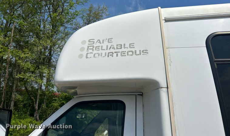 image for item EK2980 2011 Ford E350 Super Duty shuttle bus