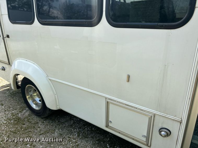 image for item EK2980 2011 Ford E350 Super Duty shuttle bus