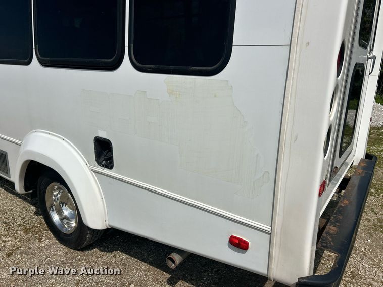 image for item EK2980 2011 Ford E350 Super Duty shuttle bus