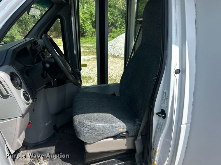 image for item EK2980 2011 Ford E350 Super Duty shuttle bus