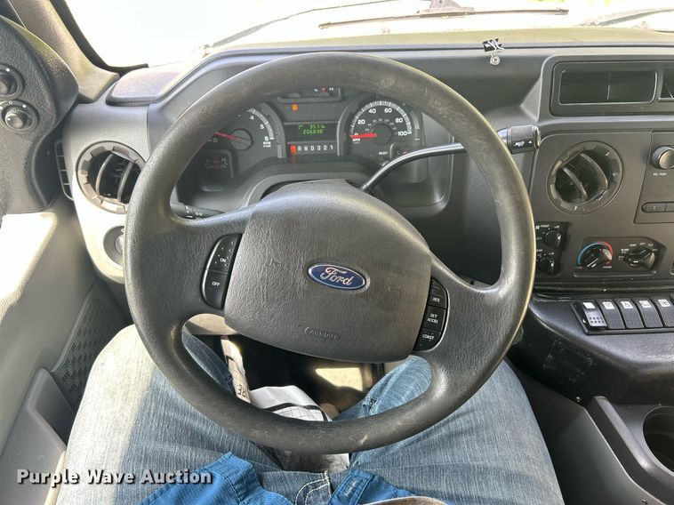 image for item EK2980 2011 Ford E350 Super Duty shuttle bus