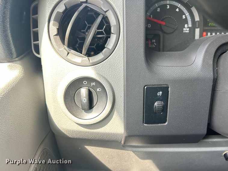 image for item EK2980 2011 Ford E350 Super Duty shuttle bus