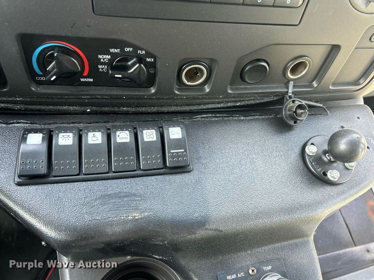 image for item EK2980 2011 Ford E350 Super Duty shuttle bus