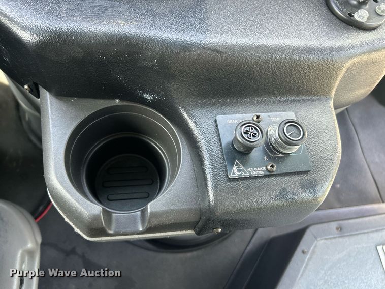 image for item EK2980 2011 Ford E350 Super Duty shuttle bus