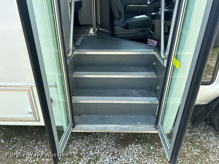image for item EK2980 2011 Ford E350 Super Duty shuttle bus