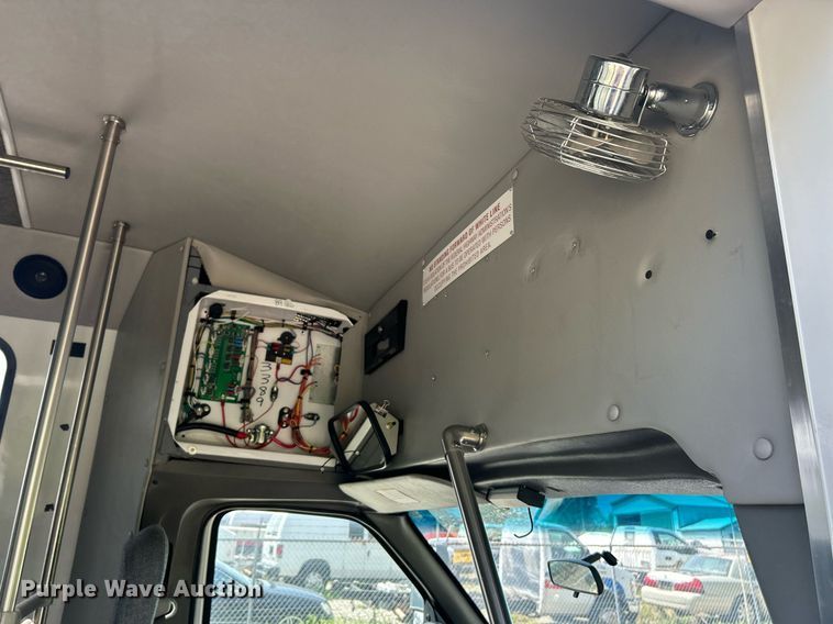 image for item EK2980 2011 Ford E350 Super Duty shuttle bus