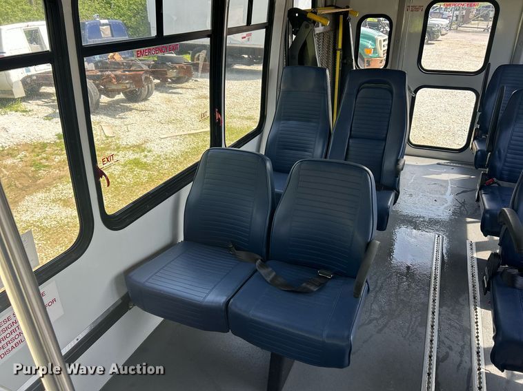 image for item EK2980 2011 Ford E350 Super Duty shuttle bus