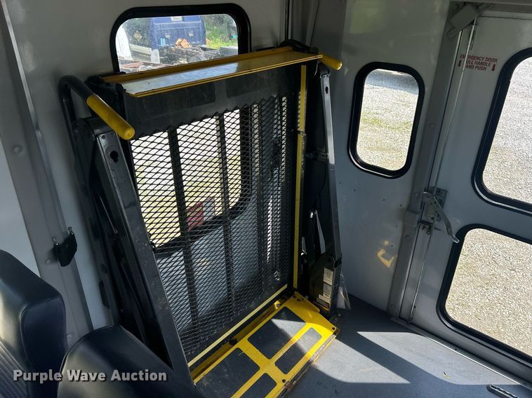 image for item EK2980 2011 Ford E350 Super Duty shuttle bus