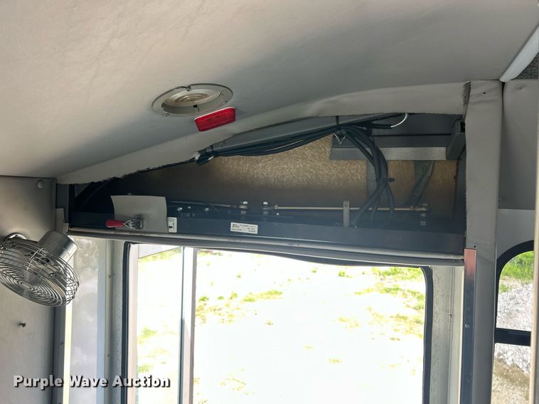 image for item EK2980 2011 Ford E350 Super Duty shuttle bus