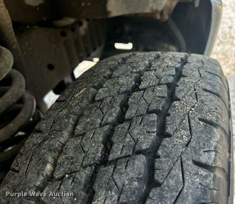 image for item EK2980 2011 Ford E350 Super Duty shuttle bus