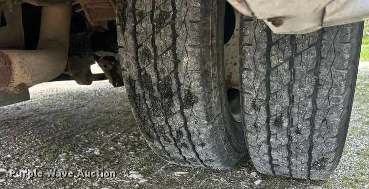 image for item EK2980 2011 Ford E350 Super Duty shuttle bus