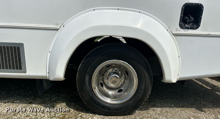 image for item EK2980 2011 Ford E350 Super Duty shuttle bus