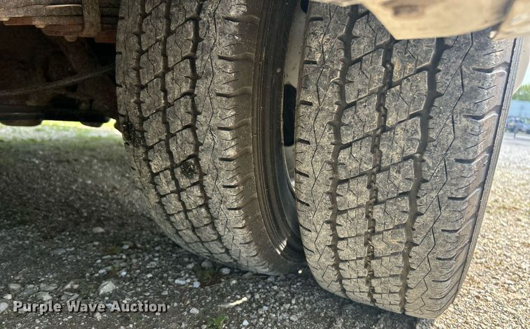 image for item EK2980 2011 Ford E350 Super Duty shuttle bus