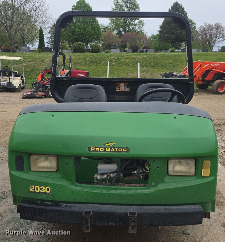 image for item EK5186 2001 John Deere 2030 Pro Gator utility vehicle