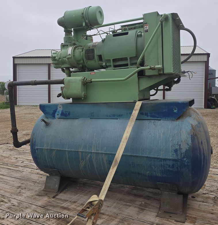 image for item EK5191 Sullair 10-30 AC/AC air compressor