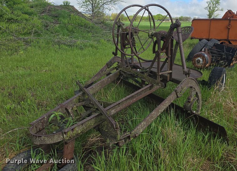 image for item EK5207 Pull type grader