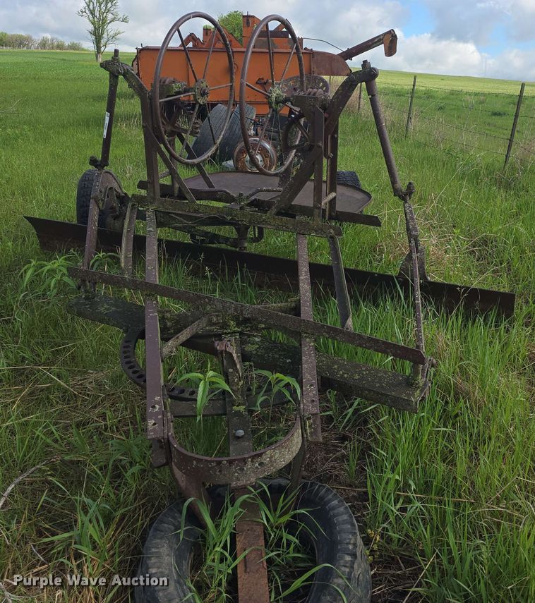 image for item EK5207 Pull type grader