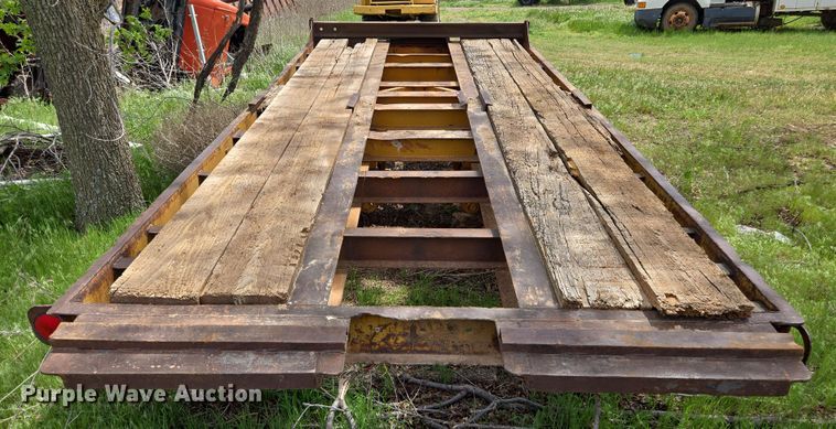 image for item EL2010 Hyster HP15T tilt deck equipment trailer