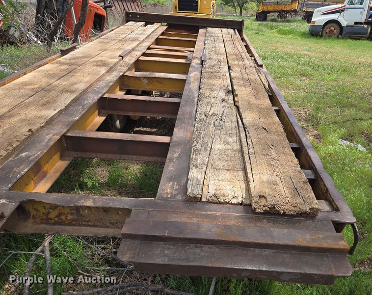 image for item EL2010 Hyster HP15T tilt deck equipment trailer