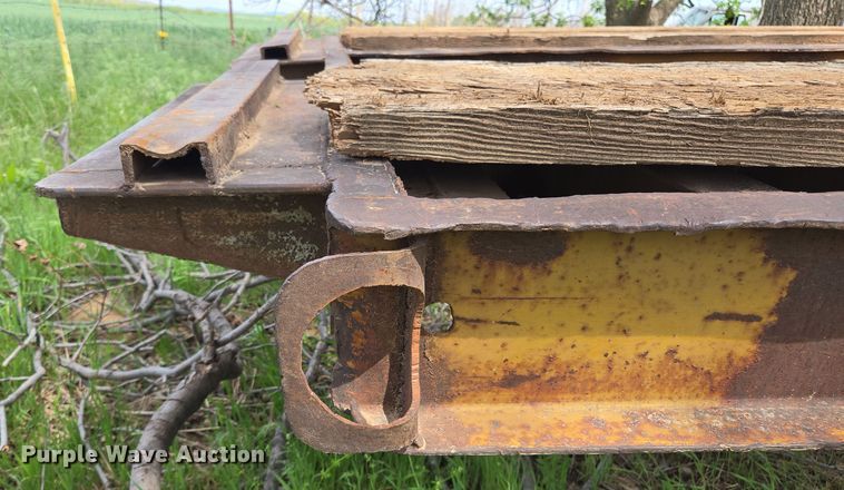 image for item EL2010 Hyster HP15T tilt deck equipment trailer