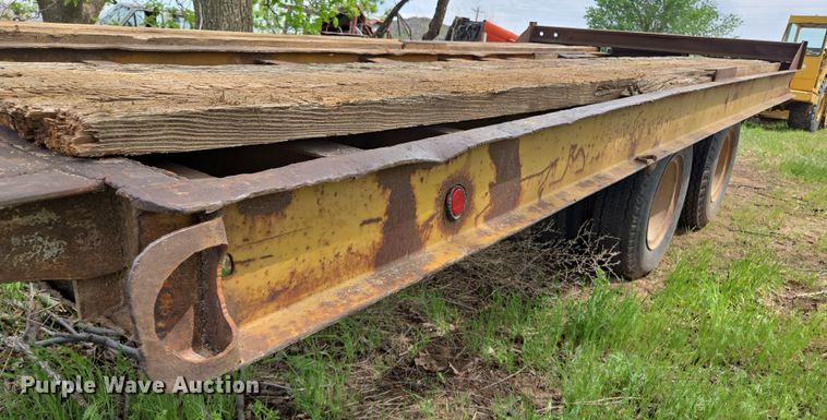 image for item EL2010 Hyster HP15T tilt deck equipment trailer