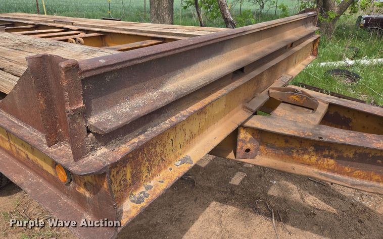 image for item EL2010 Hyster HP15T tilt deck equipment trailer