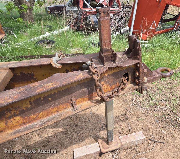 image for item EL2010 Hyster HP15T tilt deck equipment trailer