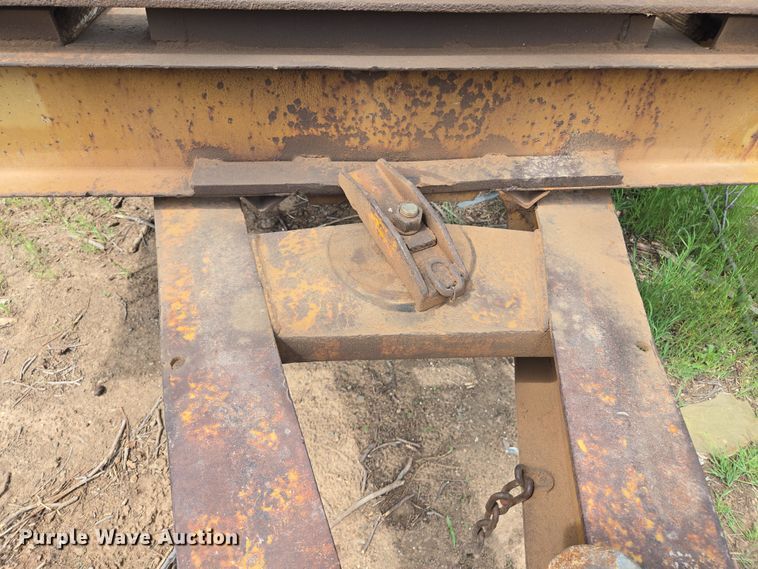 image for item EL2010 Hyster HP15T tilt deck equipment trailer