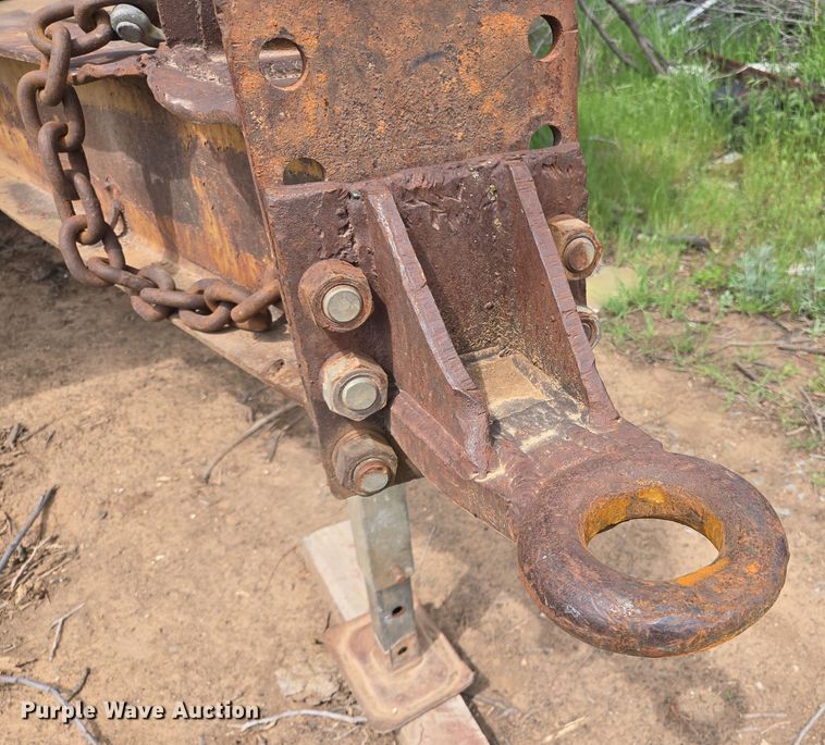 image for item EL2010 Hyster HP15T tilt deck equipment trailer