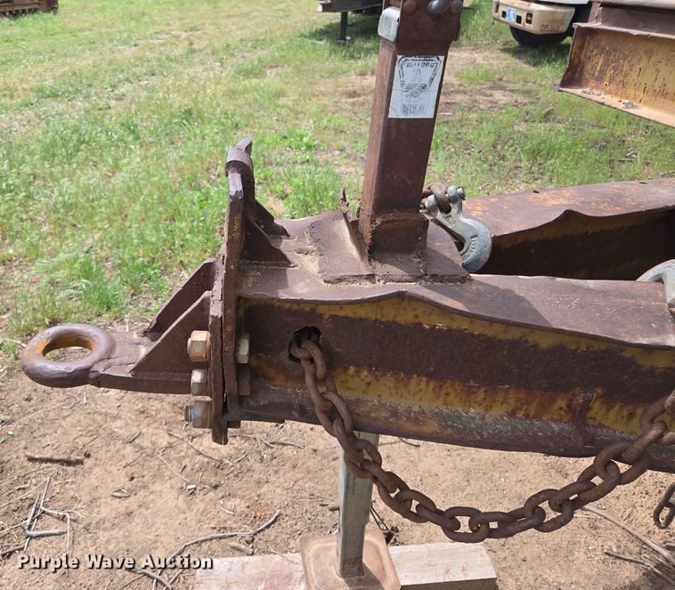 image for item EL2010 Hyster HP15T tilt deck equipment trailer